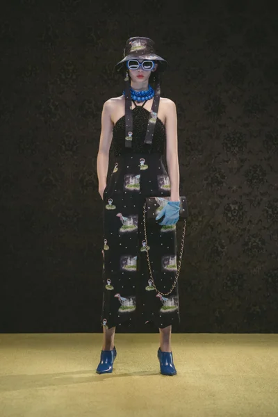 Look 22